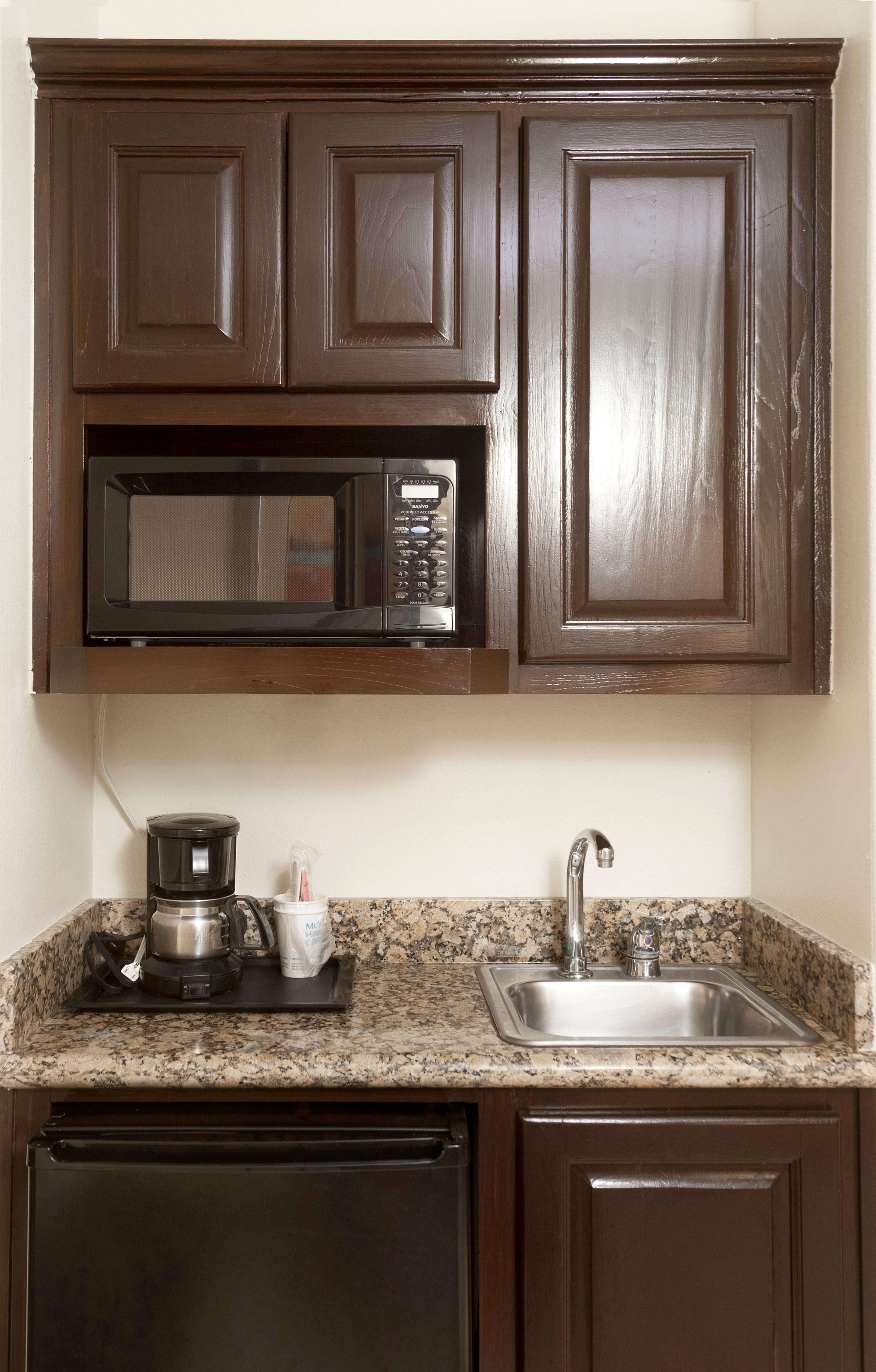 Holiday Inn Express Hotel And Suites Brownsville By Ihg Экстерьер фото