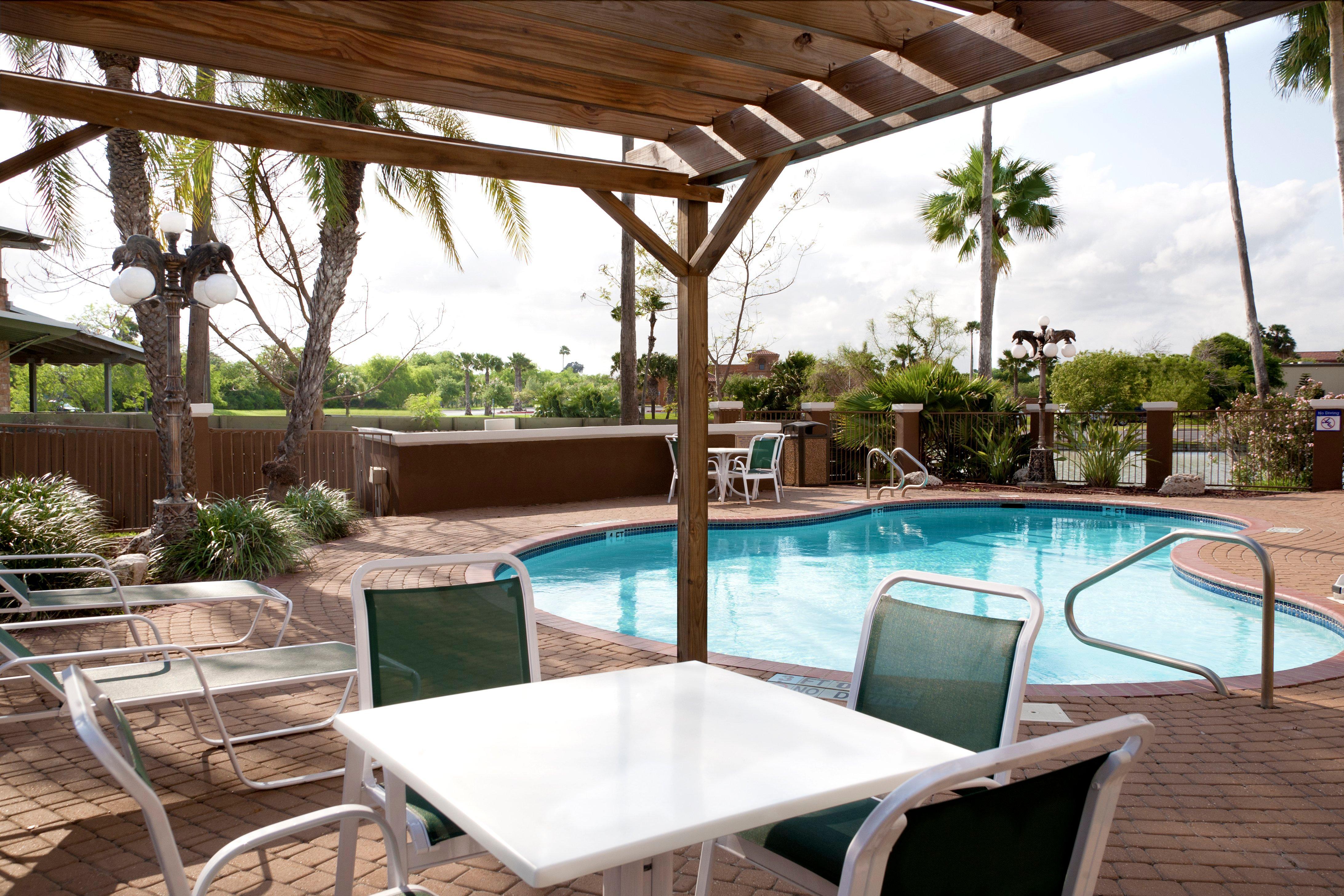 Holiday Inn Express Hotel And Suites Brownsville By Ihg Экстерьер фото