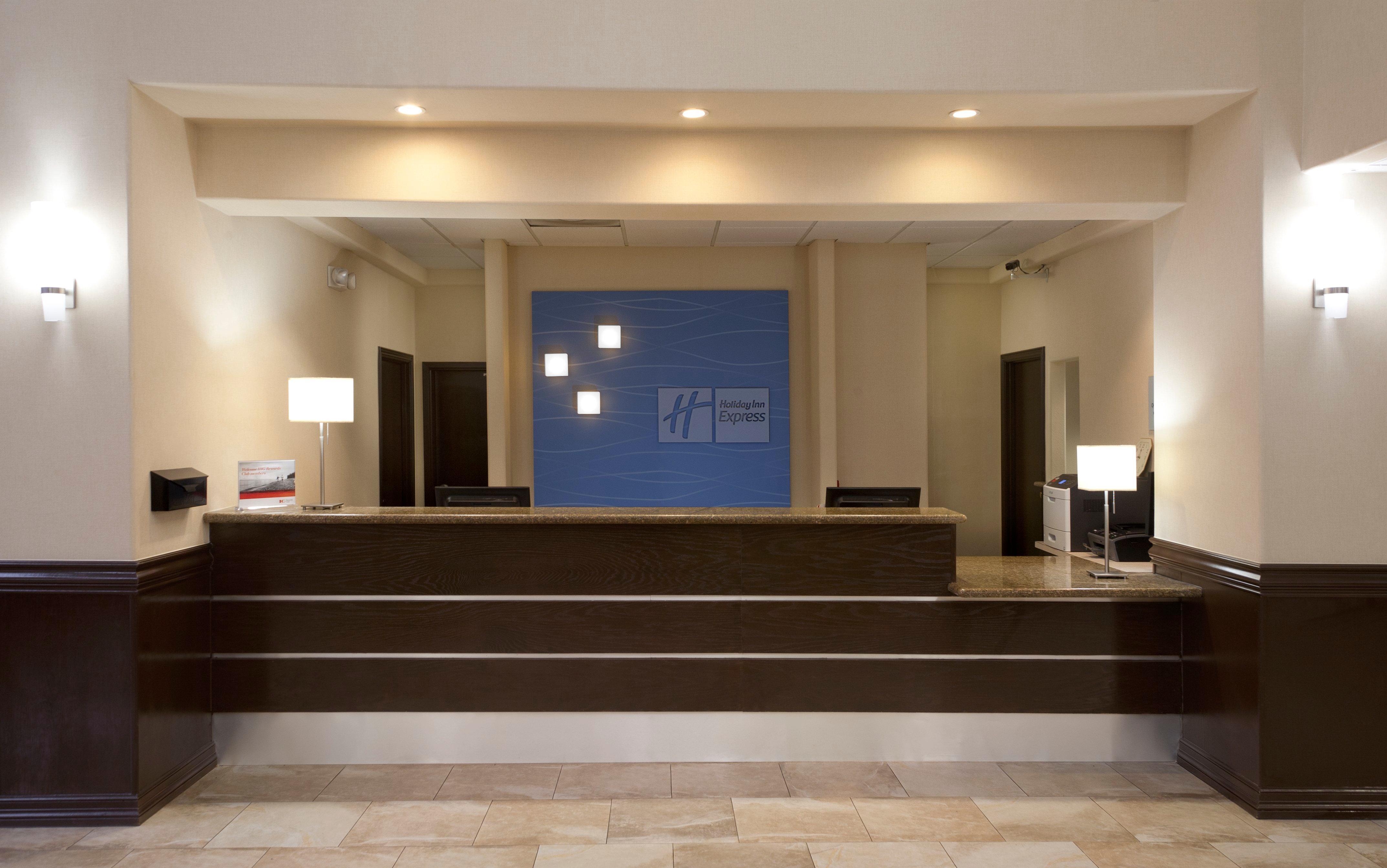 Holiday Inn Express Hotel And Suites Brownsville By Ihg Экстерьер фото