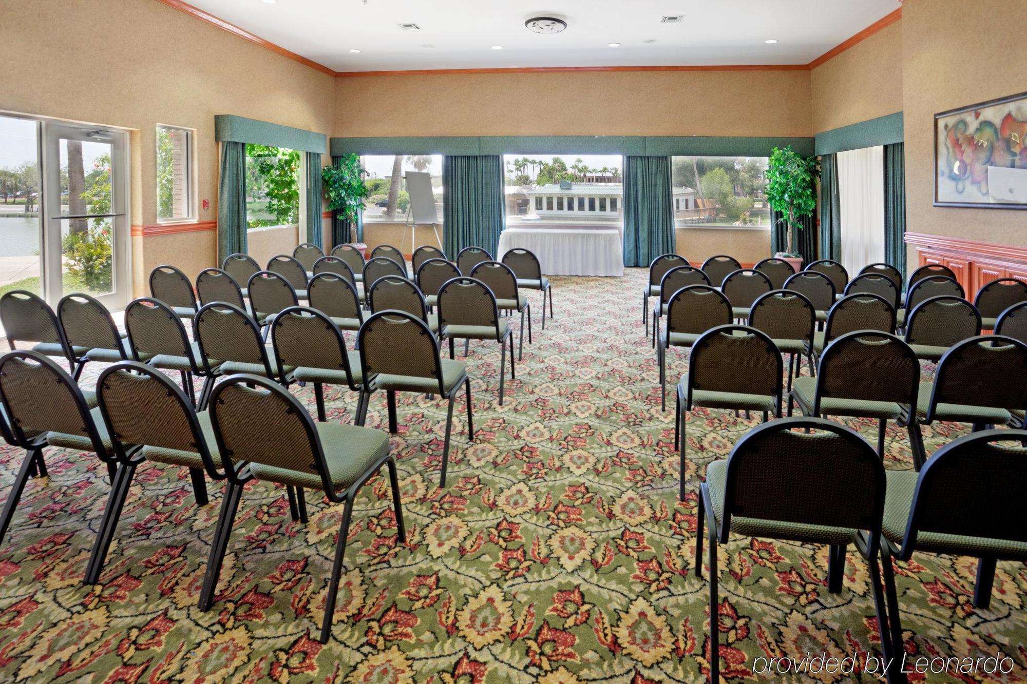 Holiday Inn Express Hotel And Suites Brownsville By Ihg Экстерьер фото