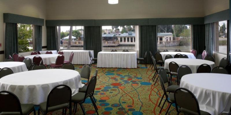 Holiday Inn Express Hotel And Suites Brownsville By Ihg Экстерьер фото
