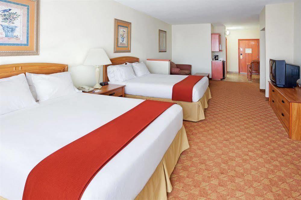 Holiday Inn Express Hotel And Suites Brownsville By Ihg Экстерьер фото
