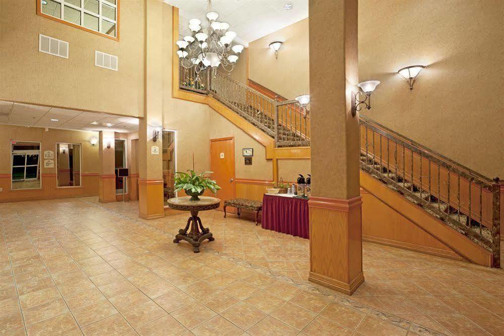Holiday Inn Express Hotel And Suites Brownsville By Ihg Экстерьер фото