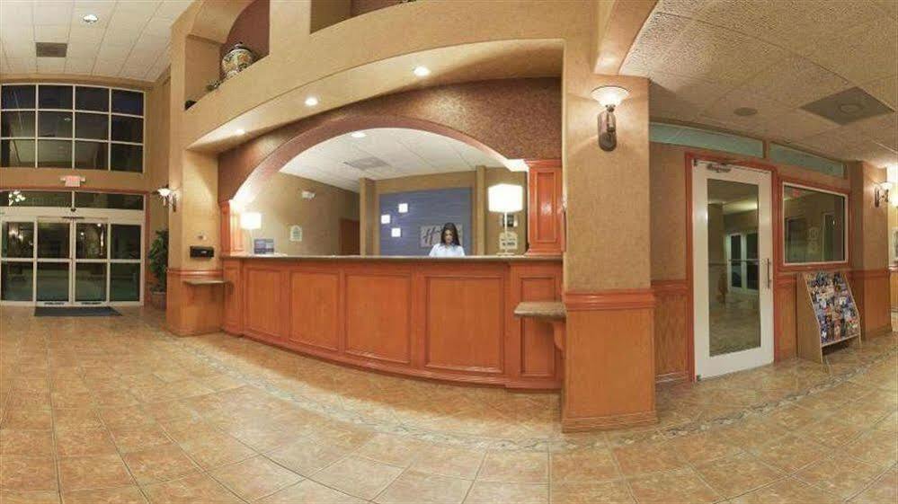 Holiday Inn Express Hotel And Suites Brownsville By Ihg Экстерьер фото