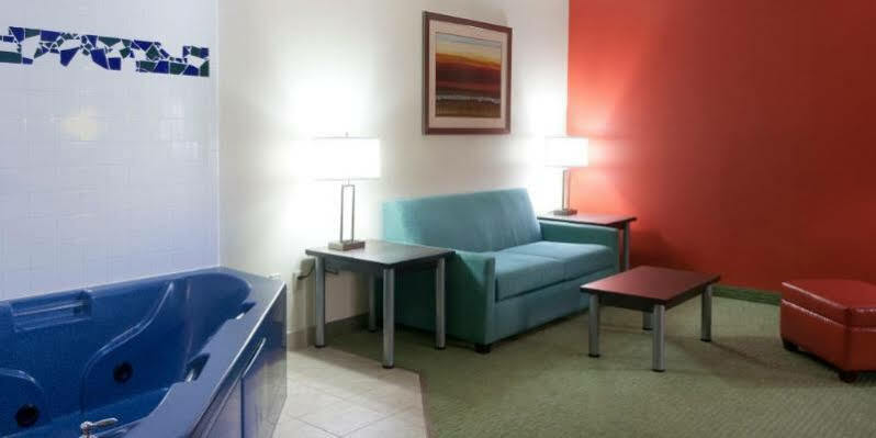 Holiday Inn Express Hotel And Suites Brownsville By Ihg Экстерьер фото