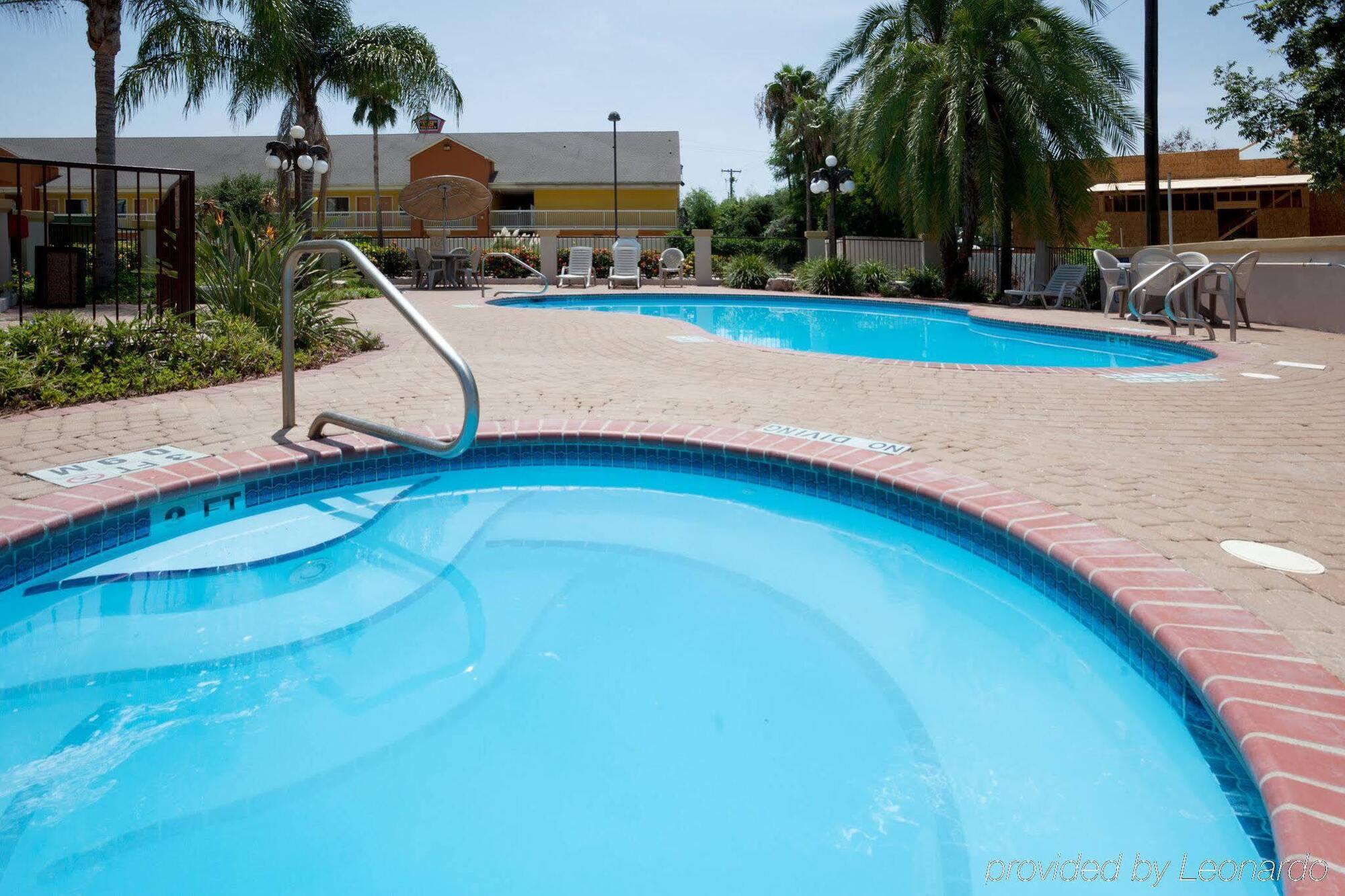Holiday Inn Express Hotel And Suites Brownsville By Ihg Экстерьер фото